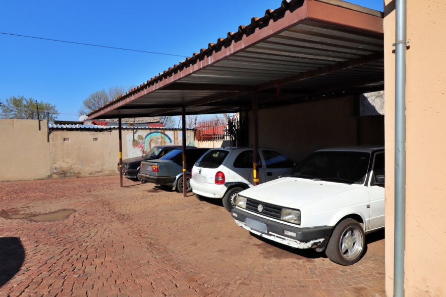 6 Bedroom Property for Sale in Primrose Gauteng