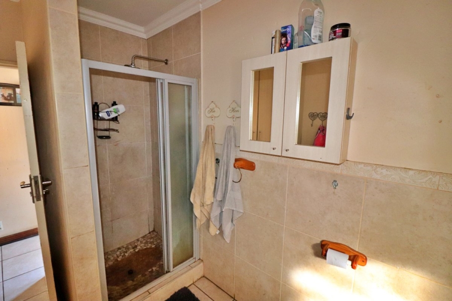 6 Bedroom Property for Sale in Primrose Gauteng