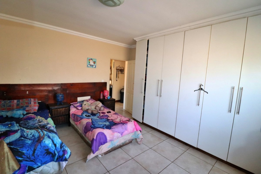 6 Bedroom Property for Sale in Primrose Gauteng