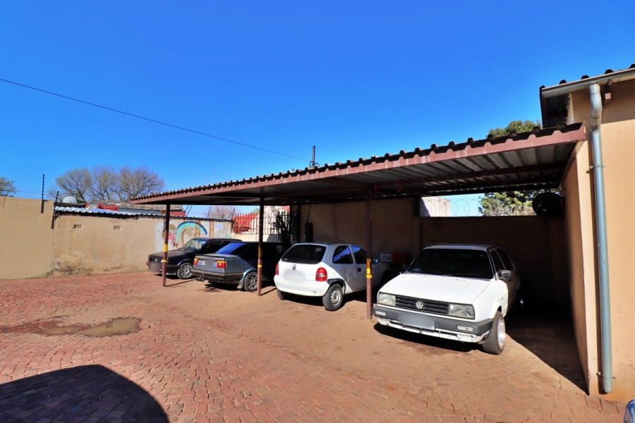 6 Bedroom Property for Sale in Primrose Gauteng