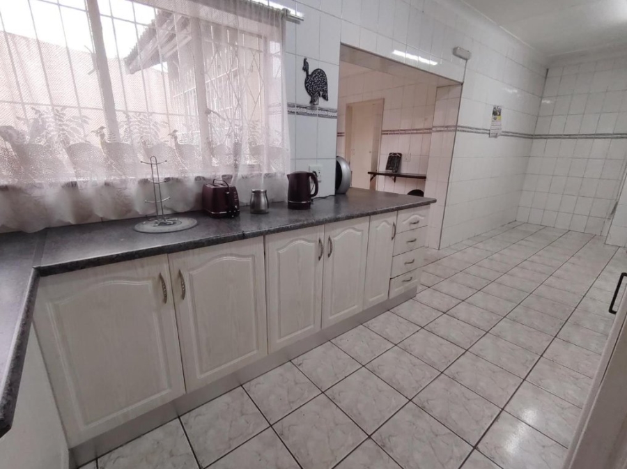 4 Bedroom Property for Sale in Rustivia Gauteng