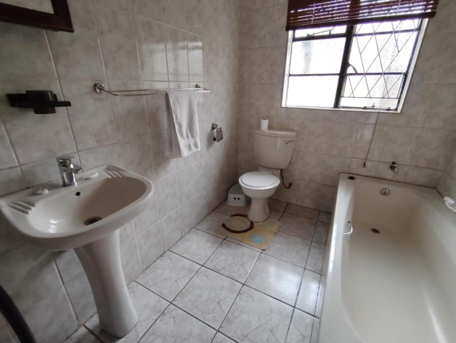 4 Bedroom Property for Sale in Rustivia Gauteng