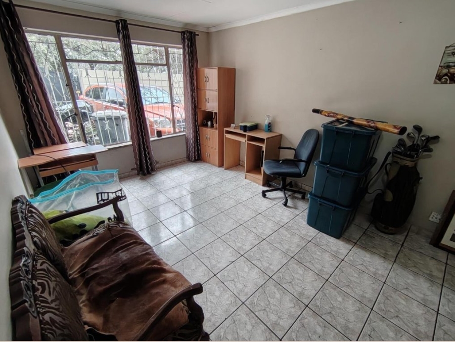 4 Bedroom Property for Sale in Rustivia Gauteng