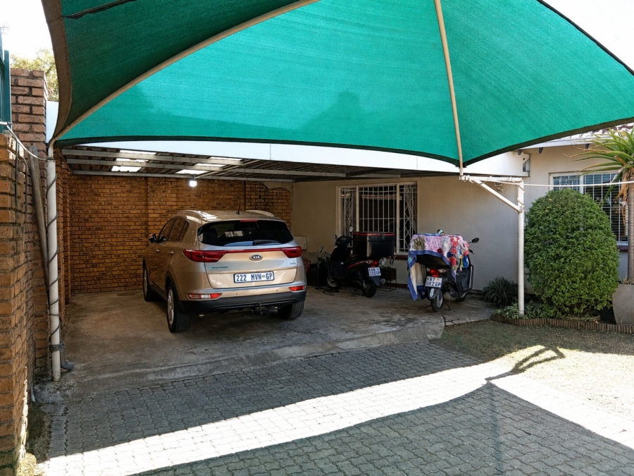 To Let 4 Bedroom Property for Rent in Freeway Park Gauteng