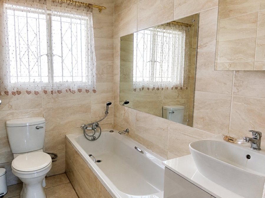 To Let 4 Bedroom Property for Rent in Freeway Park Gauteng