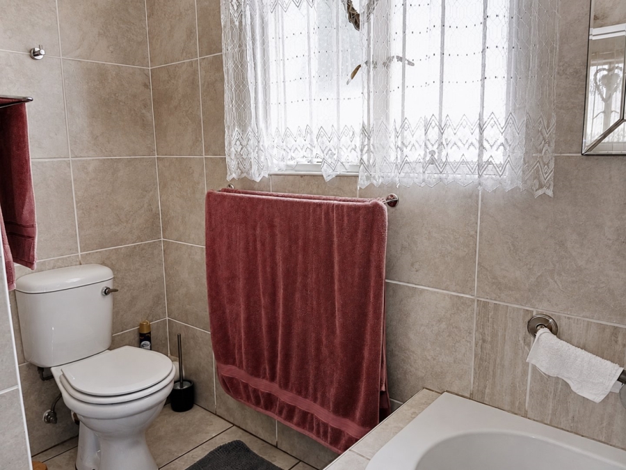 To Let 4 Bedroom Property for Rent in Freeway Park Gauteng