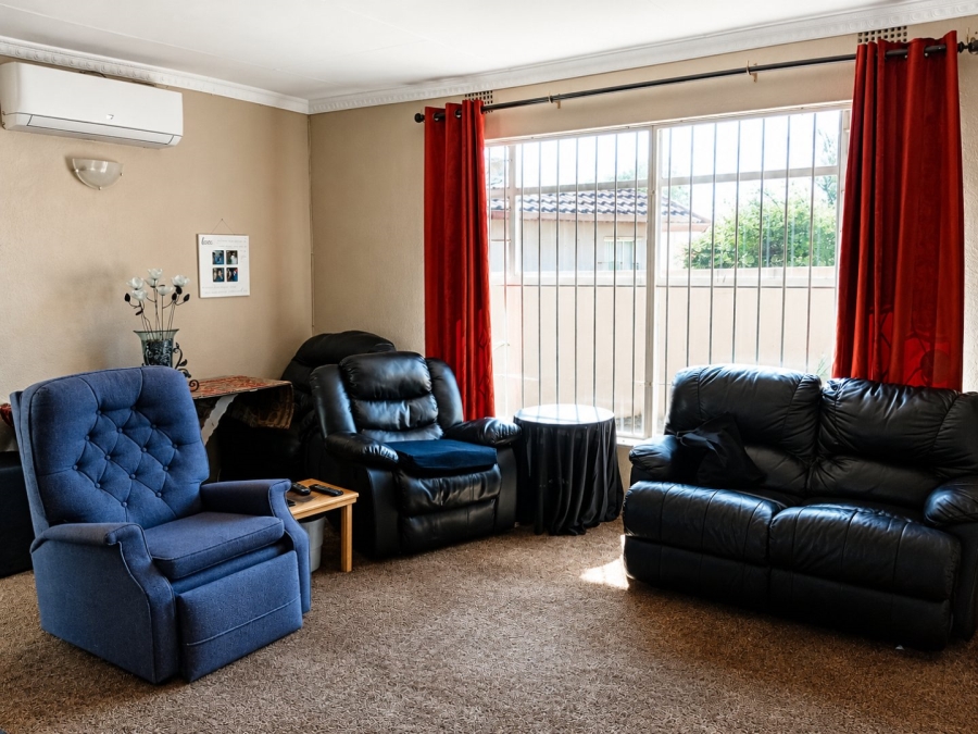 To Let 4 Bedroom Property for Rent in Freeway Park Gauteng