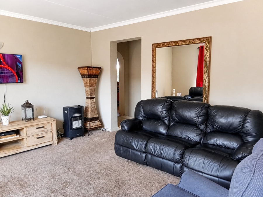 To Let 4 Bedroom Property for Rent in Freeway Park Gauteng