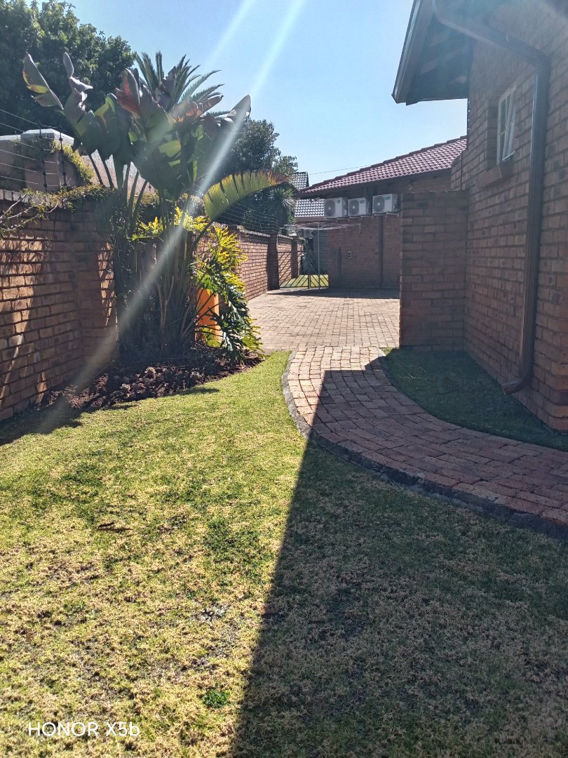 3 Bedroom Property for Sale in Sunward Park Gauteng