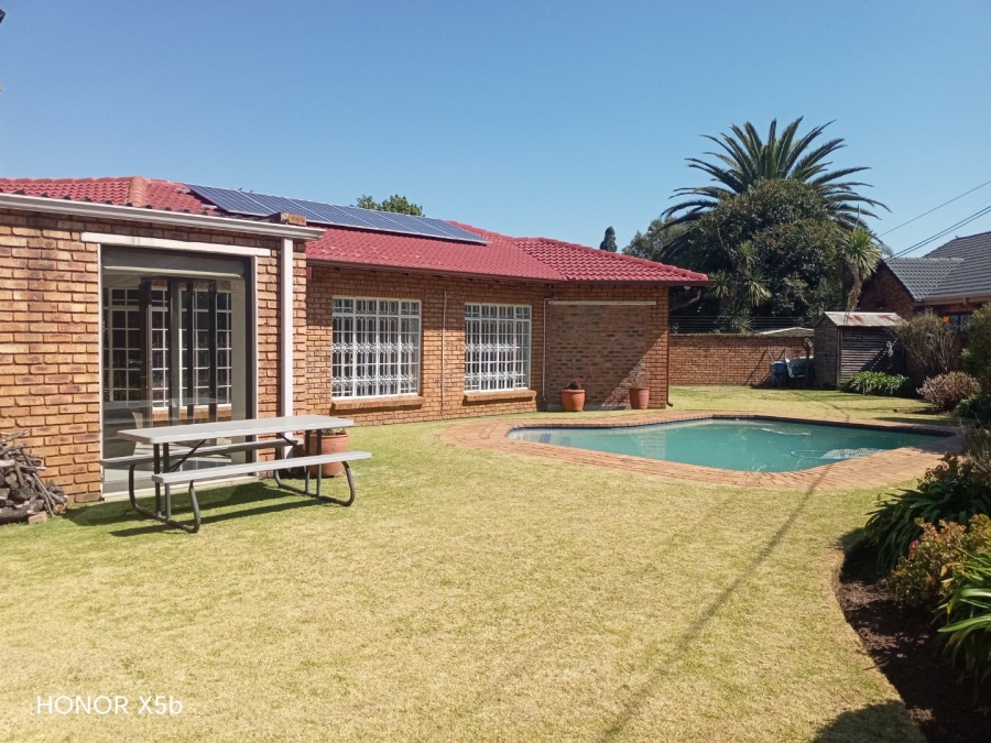 3 Bedroom Property for Sale in Sunward Park Gauteng