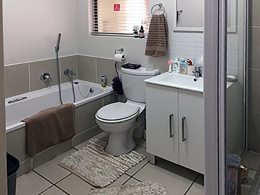 1 Bedroom Property for Sale in Beverley Gauteng