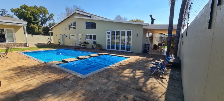 6 Bedroom Property for Sale in Eldoraigne Gauteng
