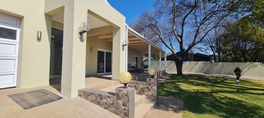 6 Bedroom Property for Sale in Eldoraigne Gauteng