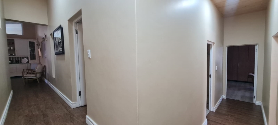 6 Bedroom Property for Sale in Eldoraigne Gauteng