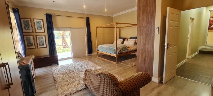 6 Bedroom Property for Sale in Eldoraigne Gauteng
