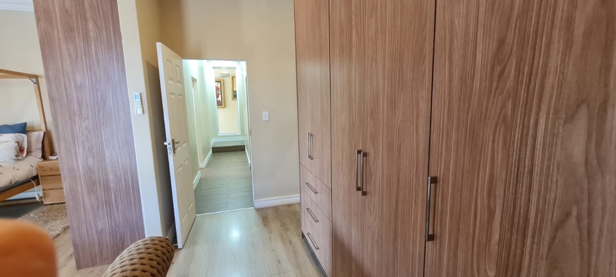 6 Bedroom Property for Sale in Eldoraigne Gauteng