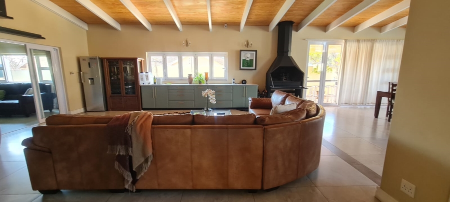 6 Bedroom Property for Sale in Eldoraigne Gauteng