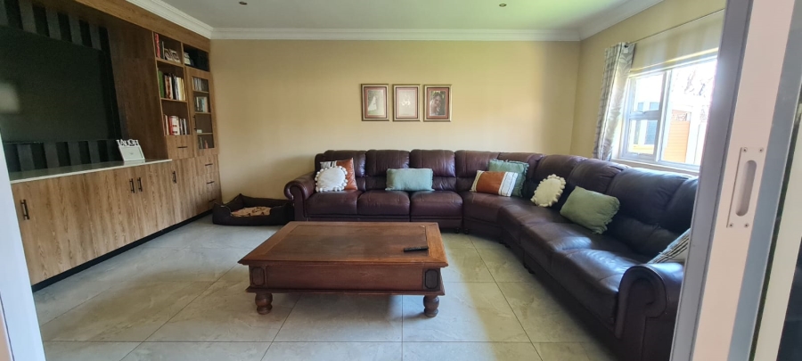 6 Bedroom Property for Sale in Eldoraigne Gauteng
