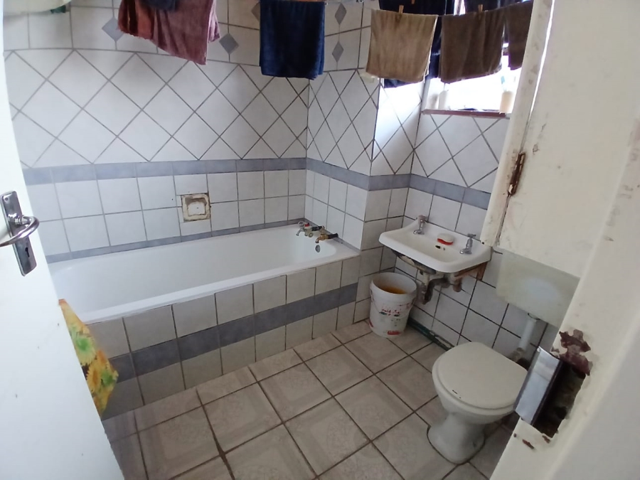 2 Bedroom Property for Sale in Gezina Gauteng