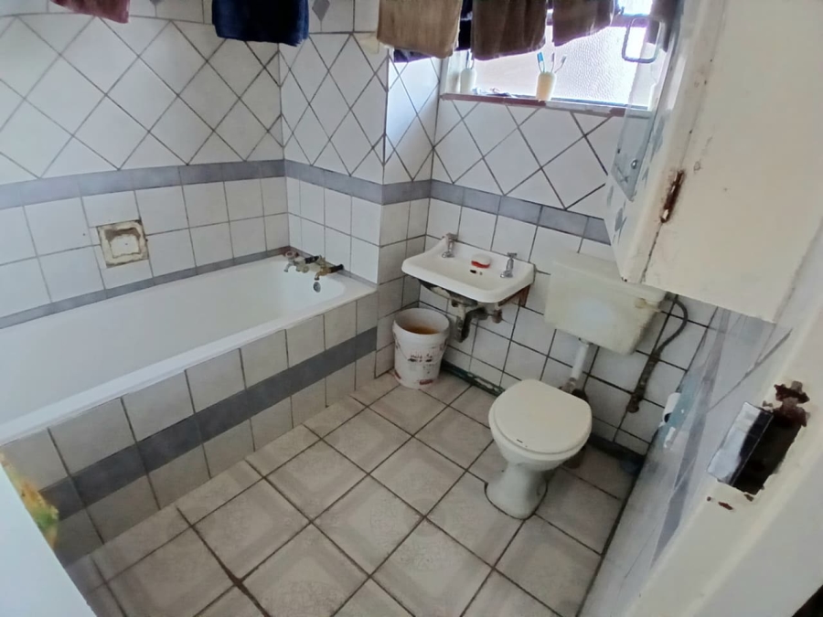 2 Bedroom Property for Sale in Gezina Gauteng