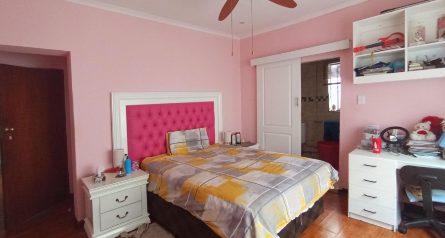 5 Bedroom Property for Sale in Northcliff Gauteng