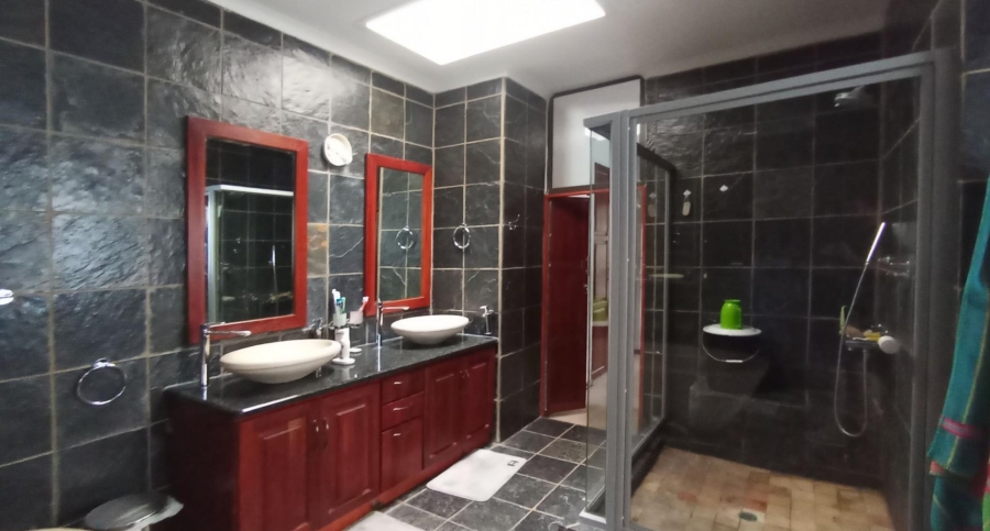 5 Bedroom Property for Sale in Northcliff Gauteng