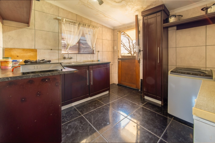 3 Bedroom Property for Sale in Brackendowns Gauteng