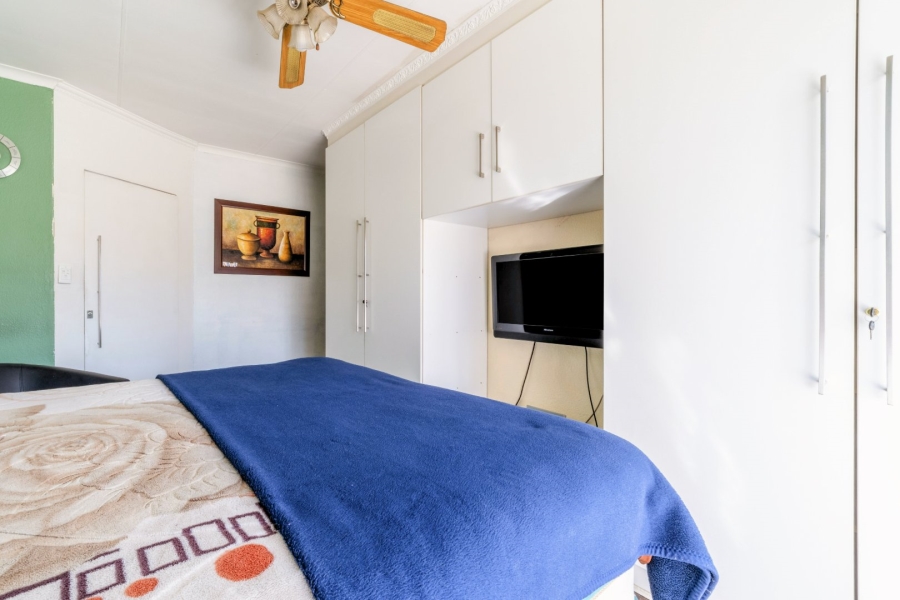 3 Bedroom Property for Sale in Brackendowns Gauteng