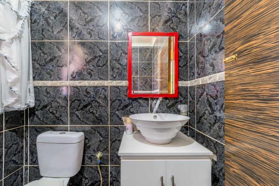 3 Bedroom Property for Sale in Brackendowns Gauteng