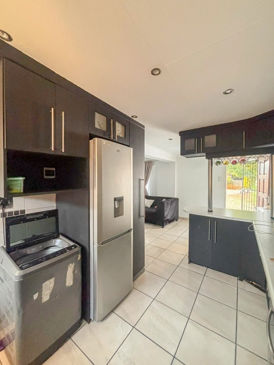 3 Bedroom Property for Sale in Brackendowns Gauteng