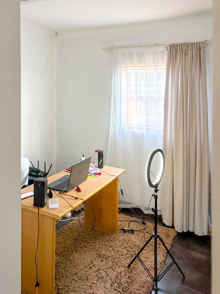 3 Bedroom Property for Sale in Brackendowns Gauteng