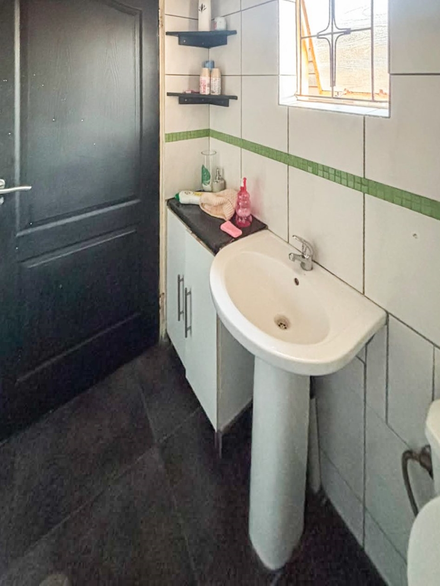 3 Bedroom Property for Sale in Brackendowns Gauteng