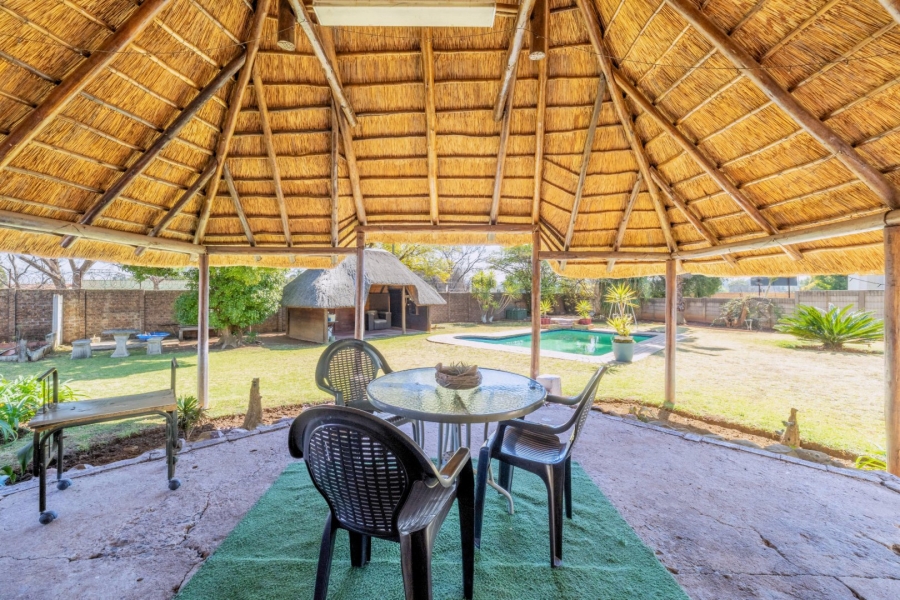 3 Bedroom Property for Sale in Brackendowns Gauteng