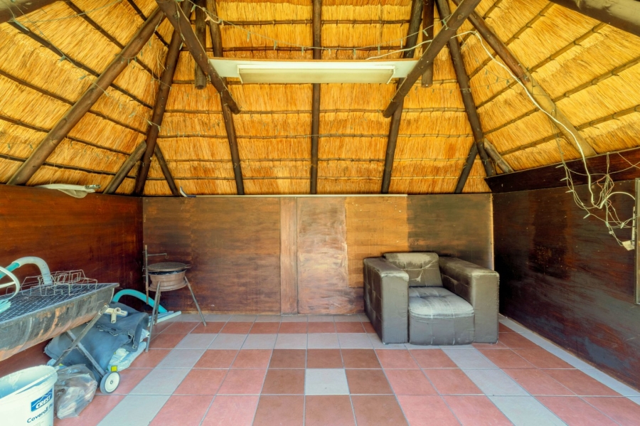 3 Bedroom Property for Sale in Brackendowns Gauteng