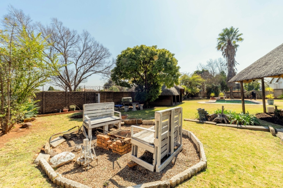 3 Bedroom Property for Sale in Brackendowns Gauteng