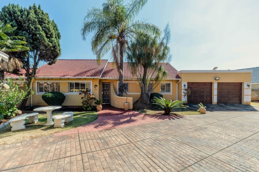 3 Bedroom Property for Sale in Brackendowns Gauteng