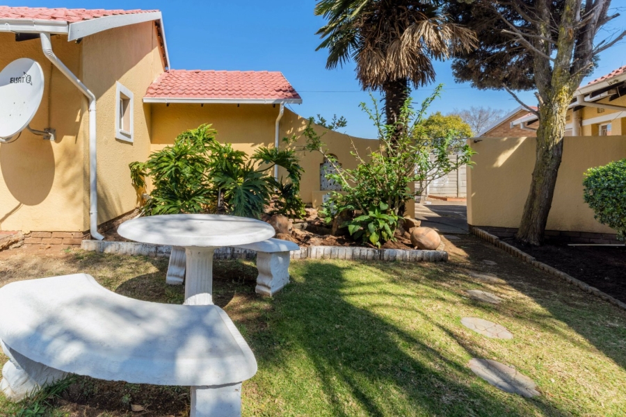 3 Bedroom Property for Sale in Brackendowns Gauteng