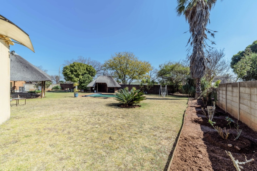 3 Bedroom Property for Sale in Brackendowns Gauteng