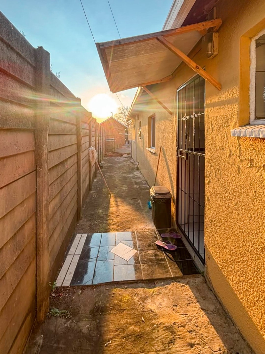3 Bedroom Property for Sale in Brackendowns Gauteng