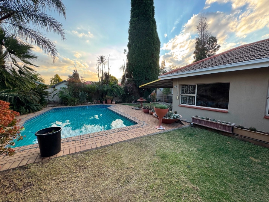 4 Bedroom Property for Sale in Glen Marais Gauteng