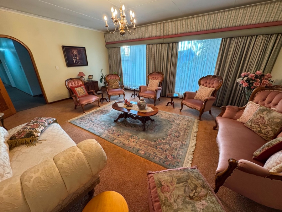 4 Bedroom Property for Sale in Glen Marais Gauteng