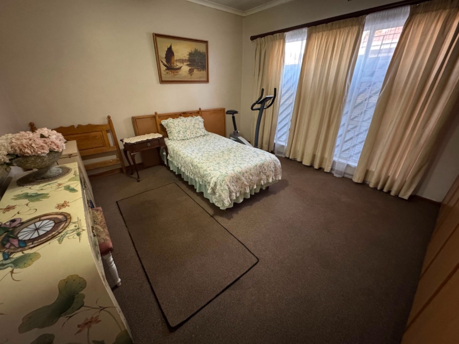 4 Bedroom Property for Sale in Glen Marais Gauteng