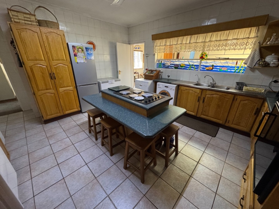4 Bedroom Property for Sale in Glen Marais Gauteng