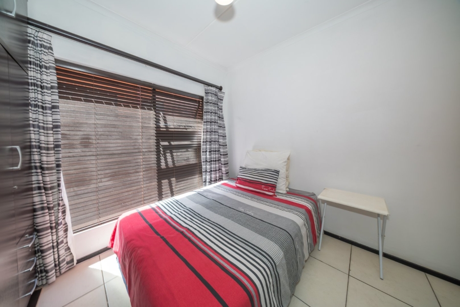 2 Bedroom Property for Sale in Greenstone Hill Gauteng