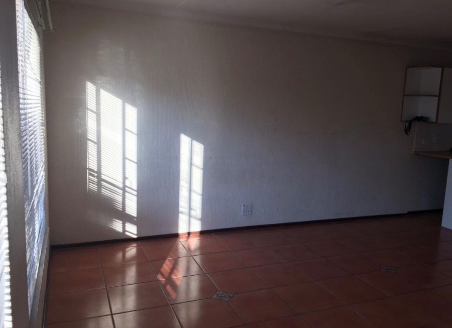 To Let 1 Bedroom Property for Rent in Buccleuch Gauteng