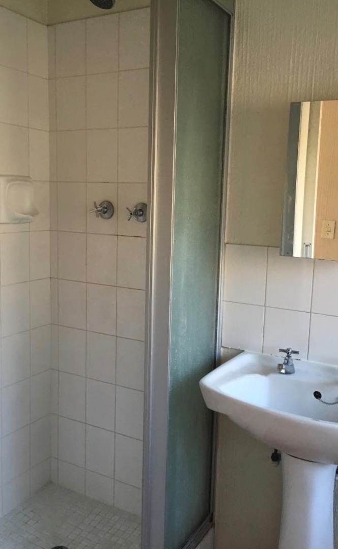 To Let 1 Bedroom Property for Rent in Buccleuch Gauteng