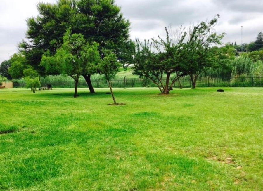 To Let 1 Bedroom Property for Rent in Buccleuch Gauteng
