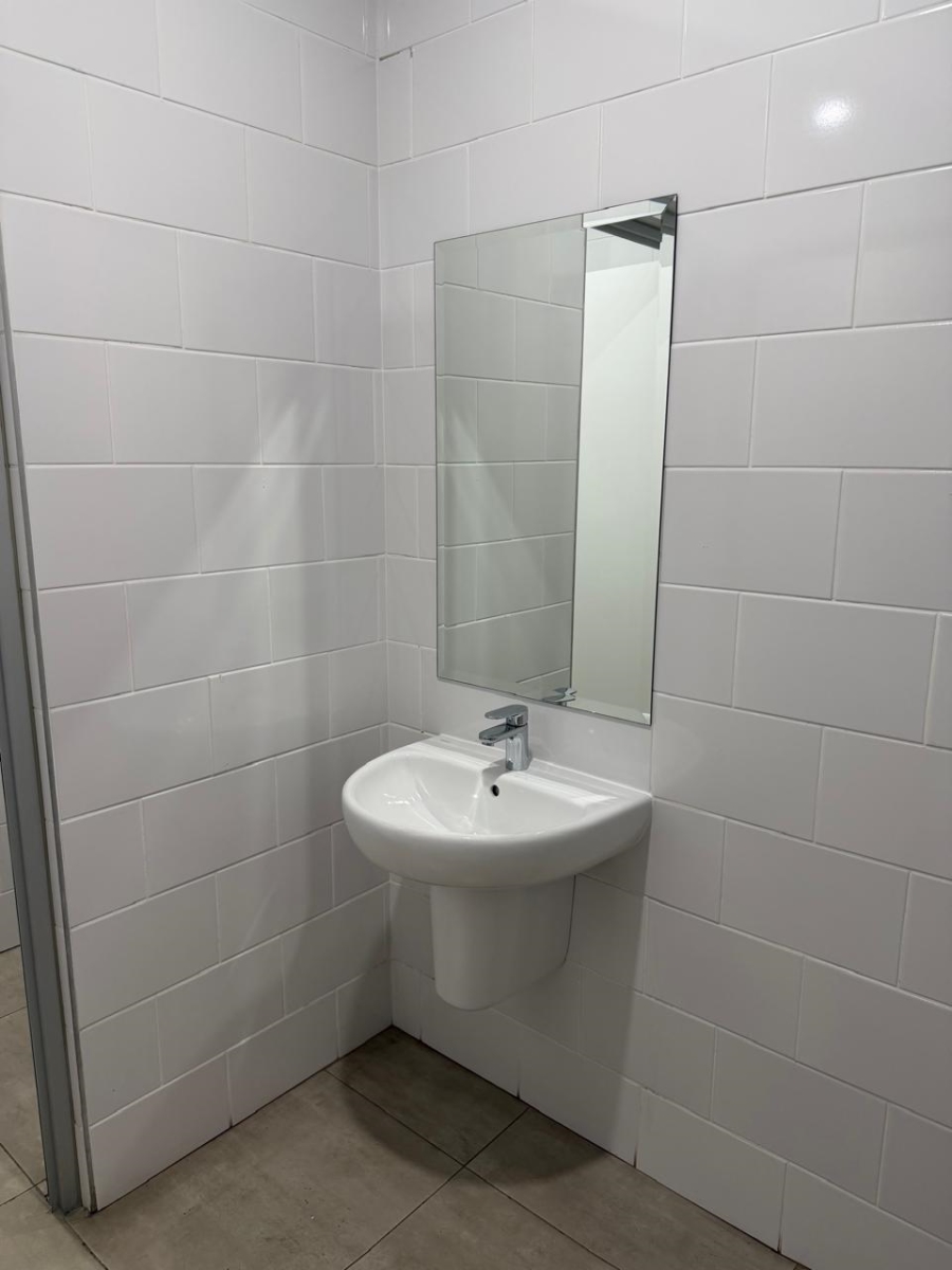 To Let Commercial Property for Rent in Airport Park Gauteng