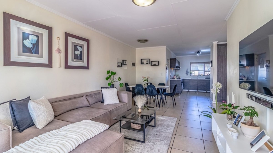 2 Bedroom Property for Sale in Greenstone Crest Gauteng