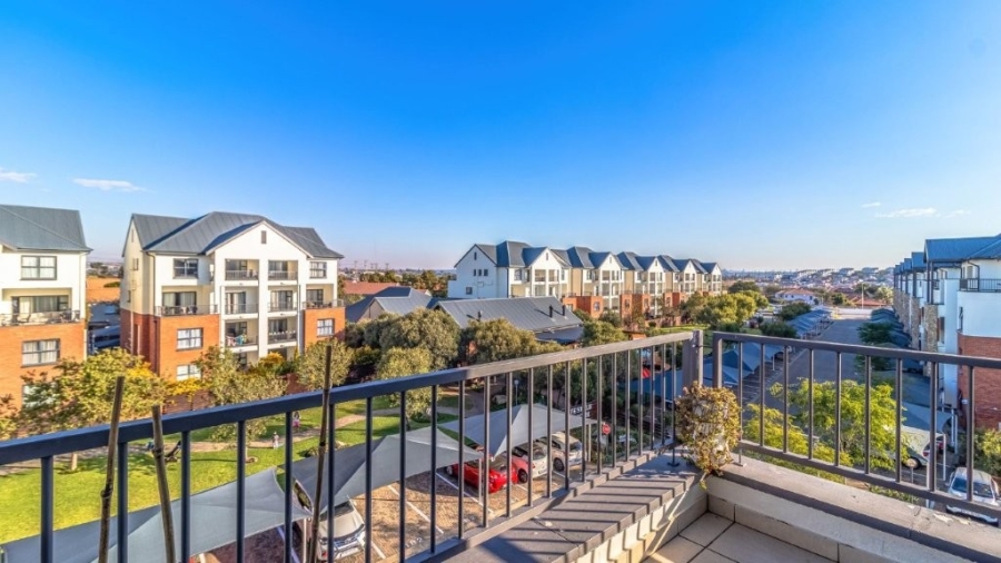 2 Bedroom Property for Sale in Greenstone Crest Gauteng